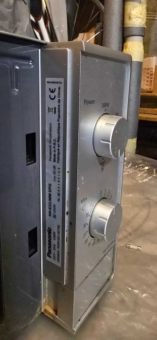 Микровълнова Panasonic NN-E22JMMEPG, 20 л, 800 W