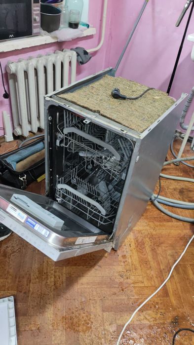 Продам посудомоечная машина аристон