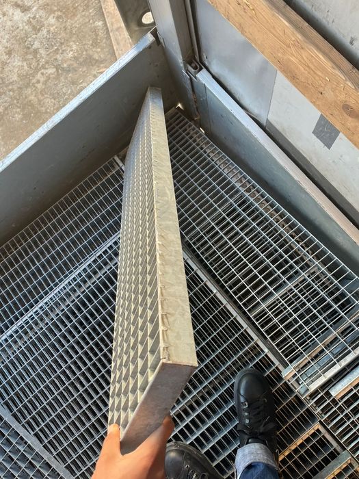 Trepte zincate galvanizate