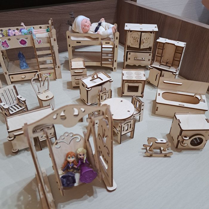 Мебель для кукольного домика.