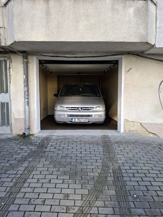 Отдавам гараж под наем