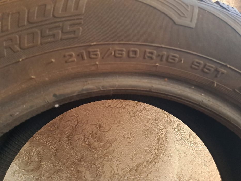 Продаются зимние шины 215/60  R16. 95Т.