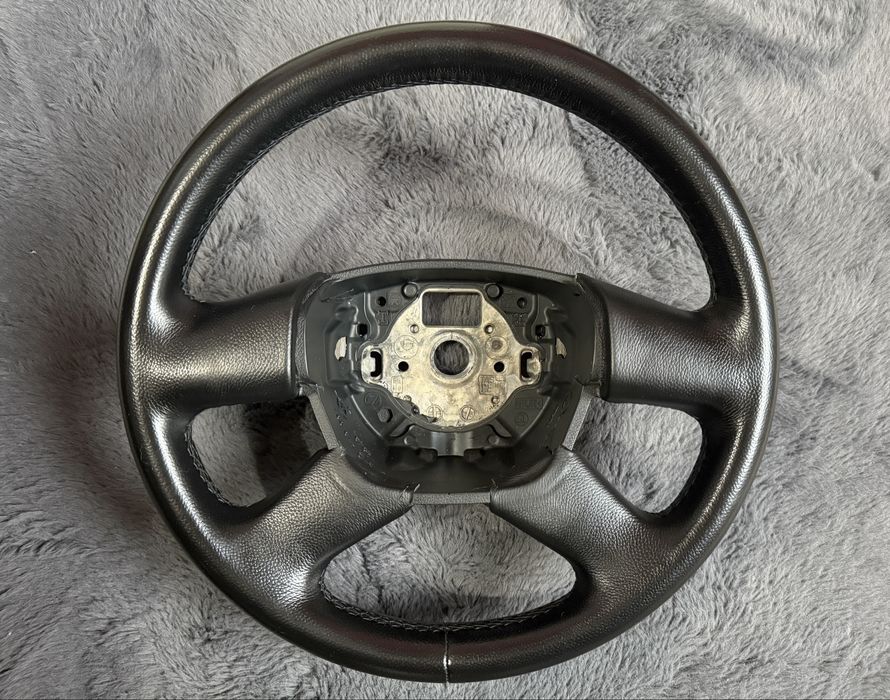4-ри лъчев волан Skoda естествена кожа