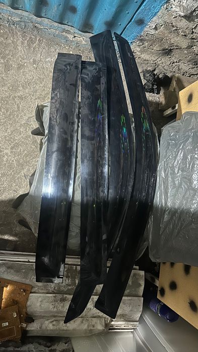 Продам ветровики на Прадо 120