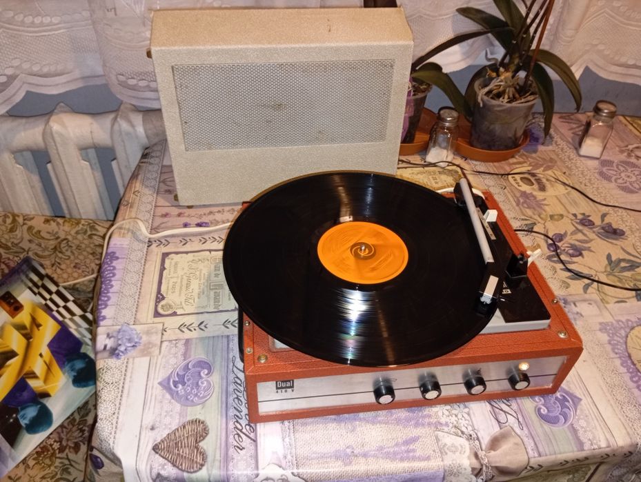 Ретро лампов грамофон Dual P410V от 1966г.