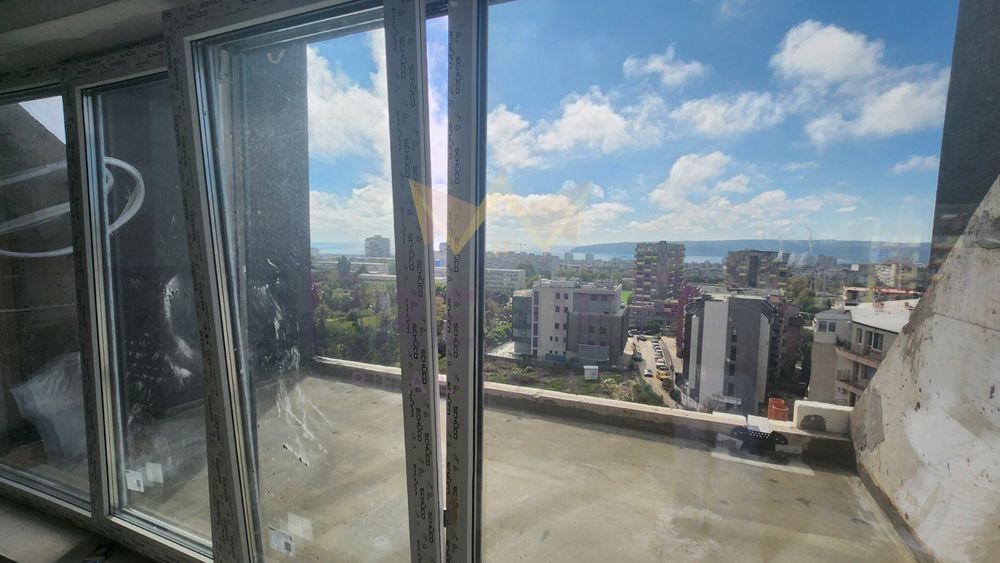 Продава се Четиристаен апартамент в Варна, Изгрев - 163 кв.м за 1532 €/кв.м - Снимка #3