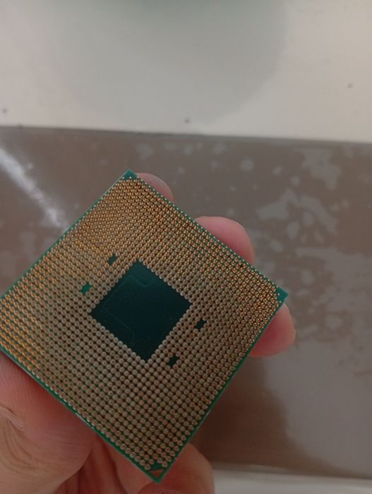 AMD Ryzen 5 Pro 3400G