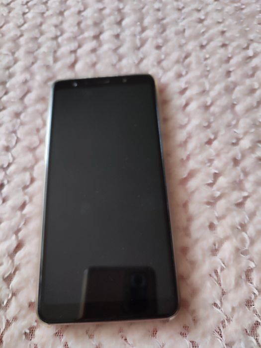 Vând telefonul a7 2018