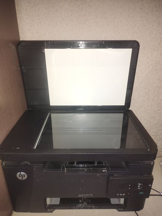Принтор hp в хорошем состоянии.