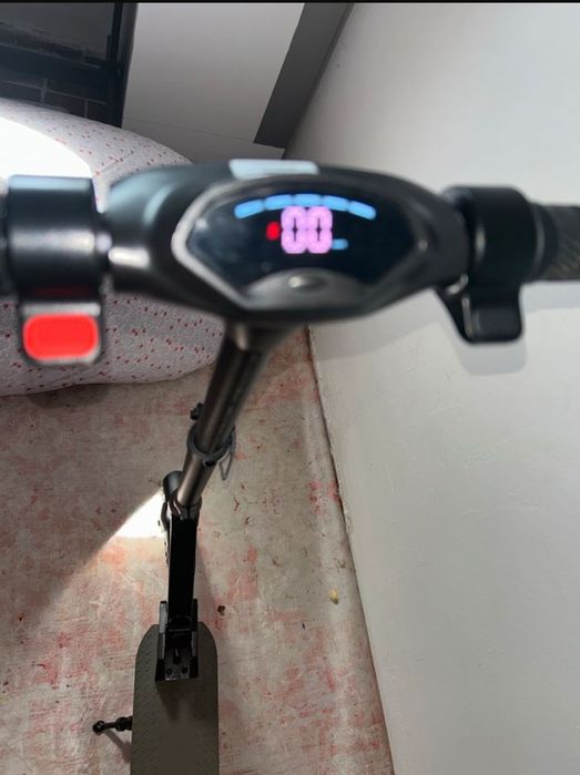 Trotinetă electrică  afișaj LED pliabila