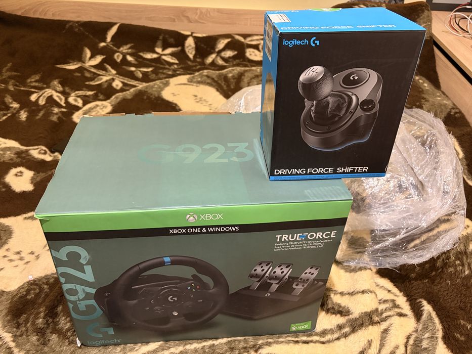Волан Logitech G923 xbox & windows + Shifter шифтър