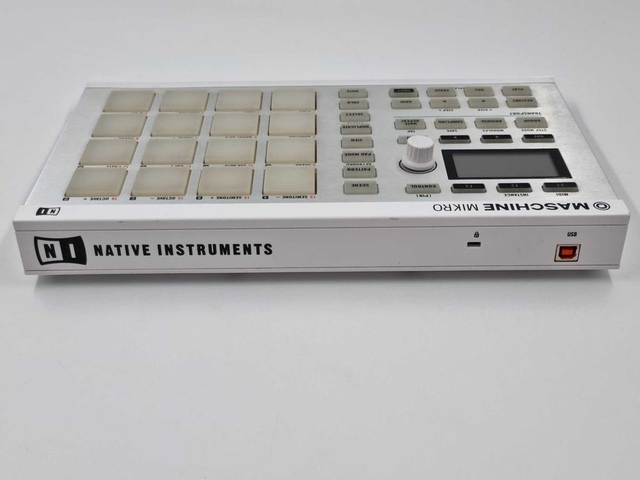 Consola DJ pentru beat Maschine Mikro MK2 [Amanet Club Caro]