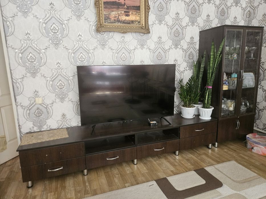 Продаётся шкаф с подставкой