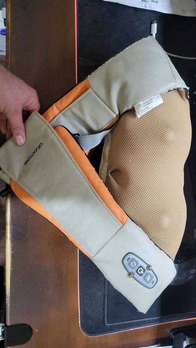 Массажер для шеи плеч и спины Gezatone AMG 395