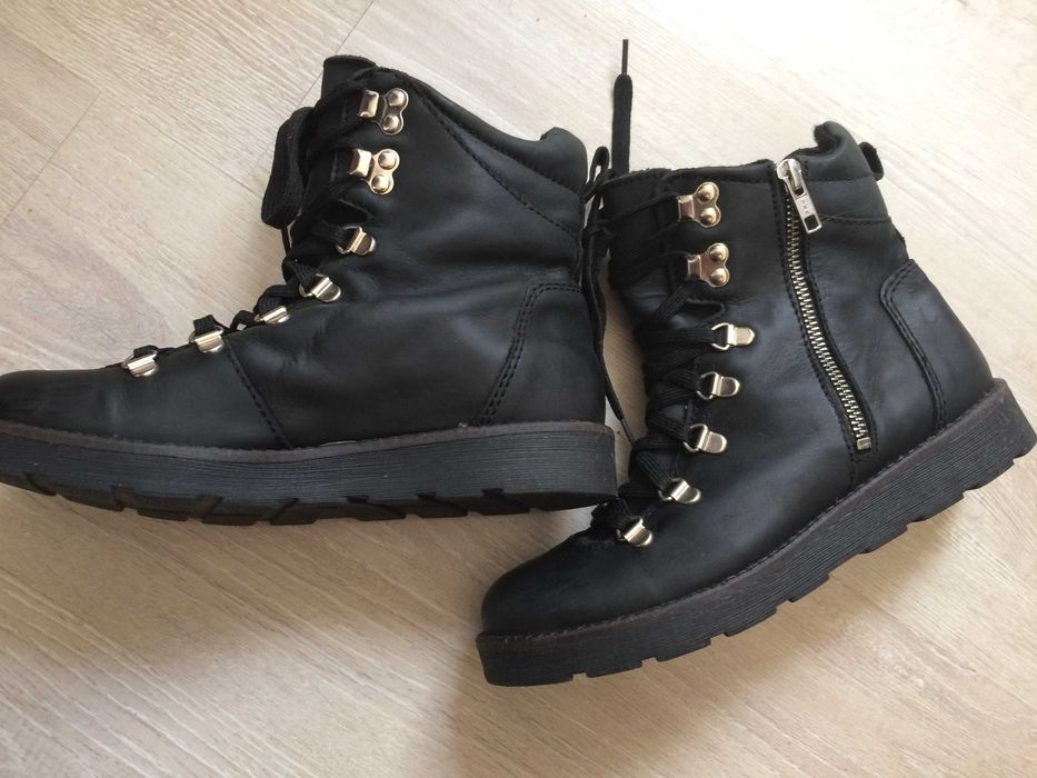 Удобни черни боти,естественна кожа.