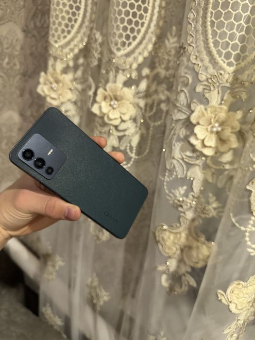 Телефон Vivo V23 5G