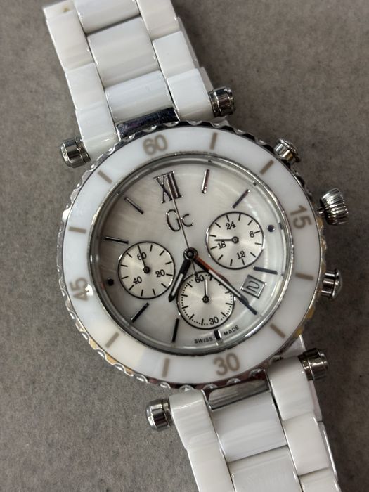 Часовник Gc с керамична верижка