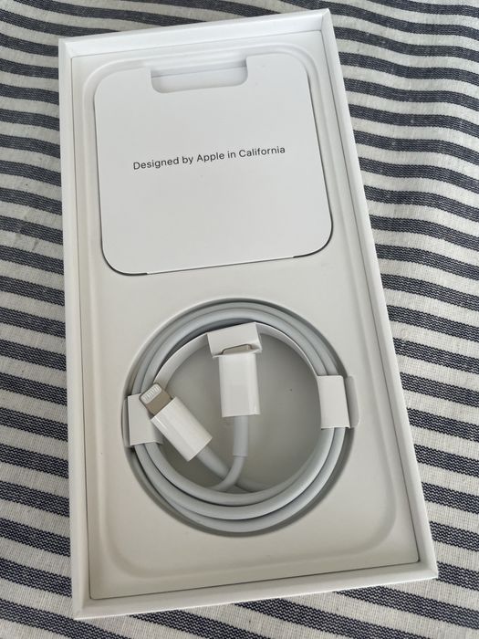 Продам iPhone 13 Midnight Black 128GB