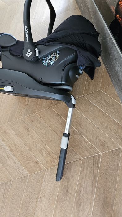 Столче за кола Maxi Cosi с Isofix база
