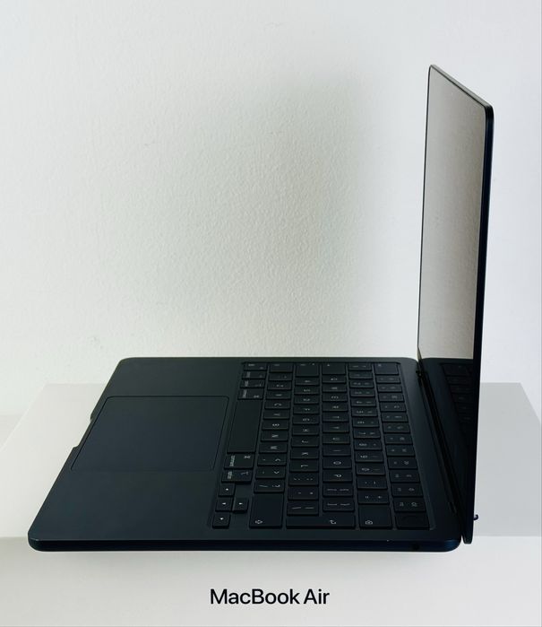 Apple MacBook Air 13 M2 8RAM 256GB Midnight 90% Батерия! Гаранция!