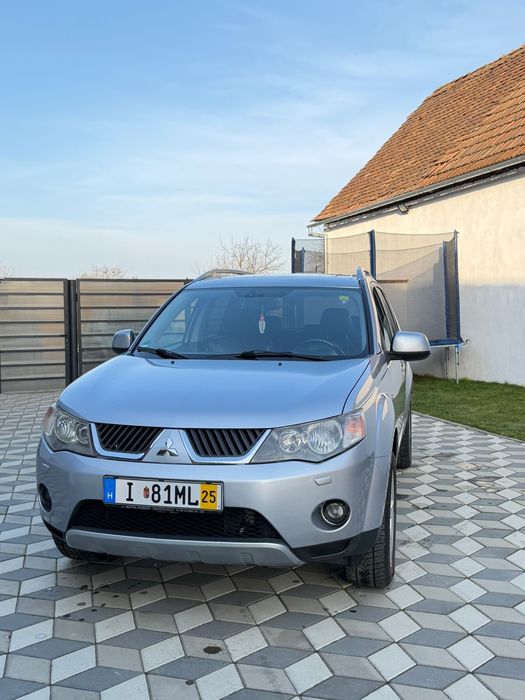 MITSUBISHI Outlander 2010 — imagine 2