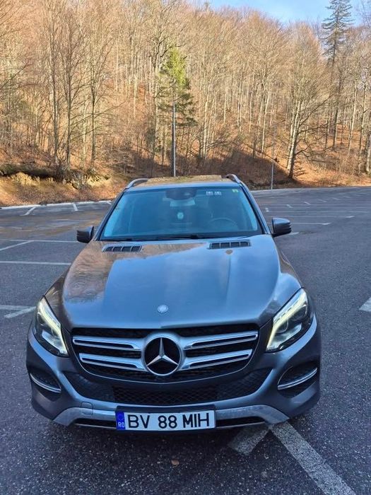 Vând Mercedes GLE 250