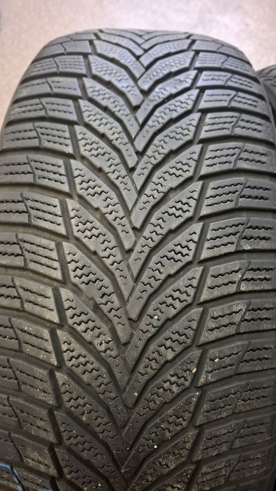 2бр зимни гуми Nexen 225 55 18