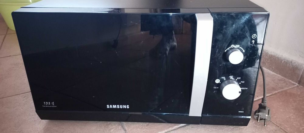 Микровълнова фурна Samsung MW73BN