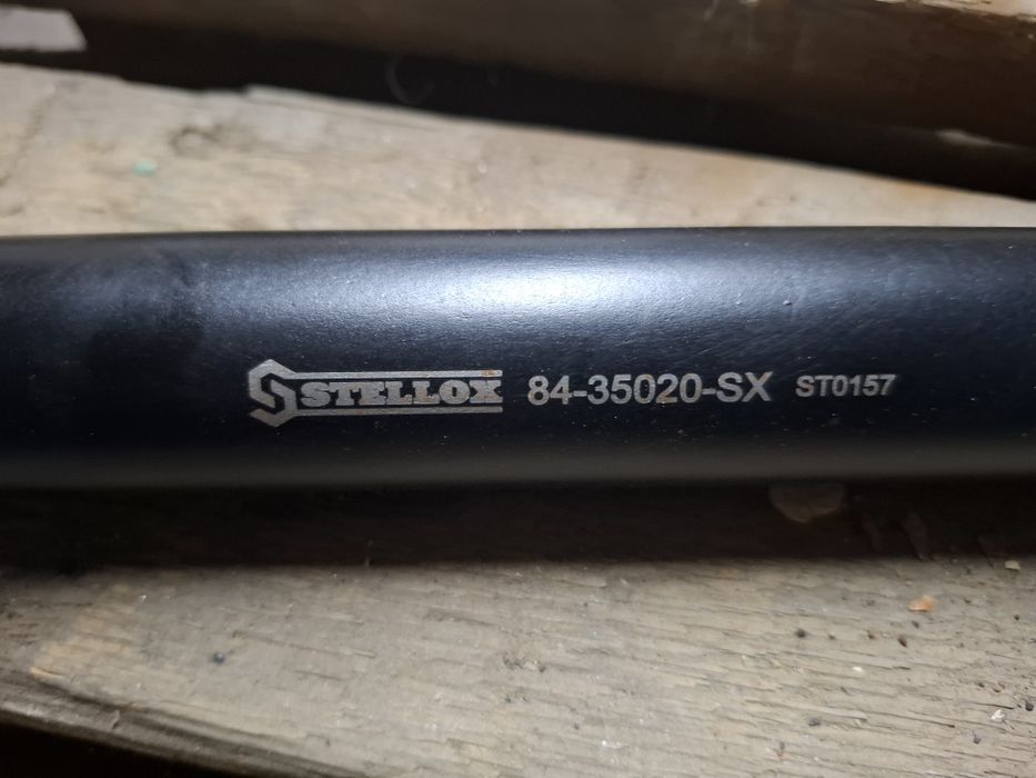 Продам рулевую тягу на мерседес 814