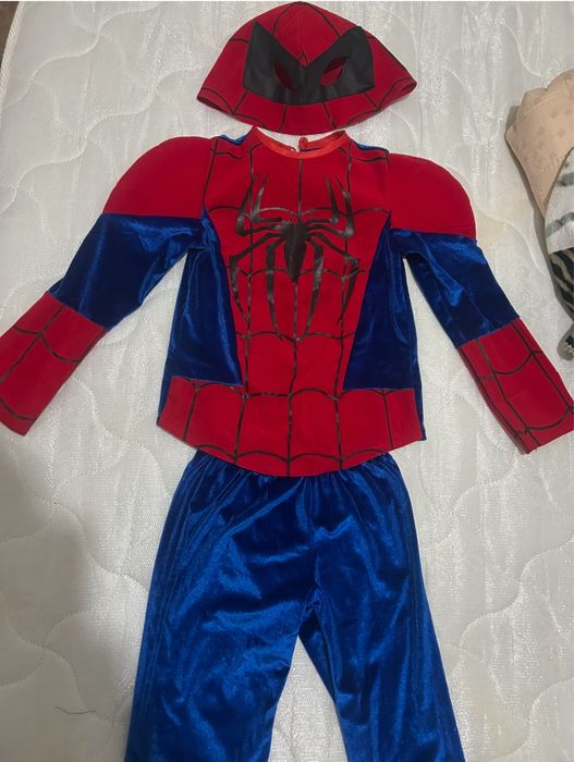 Новогоднии костюм в отличном состоянии