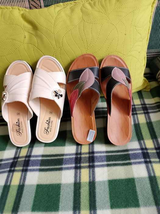 Продам две пары летних босоножек