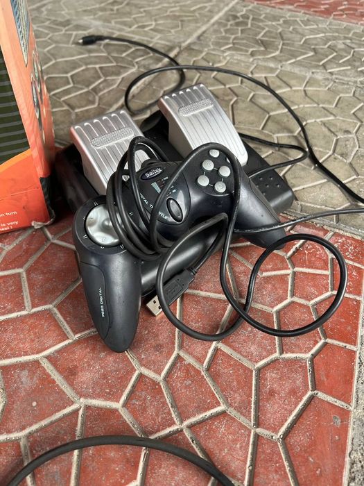 Игровой руль UCOM UC-RW006 (PC / PS2)