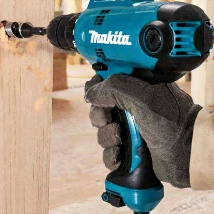 электрическая дрель-шуруповерт Makita DF0300