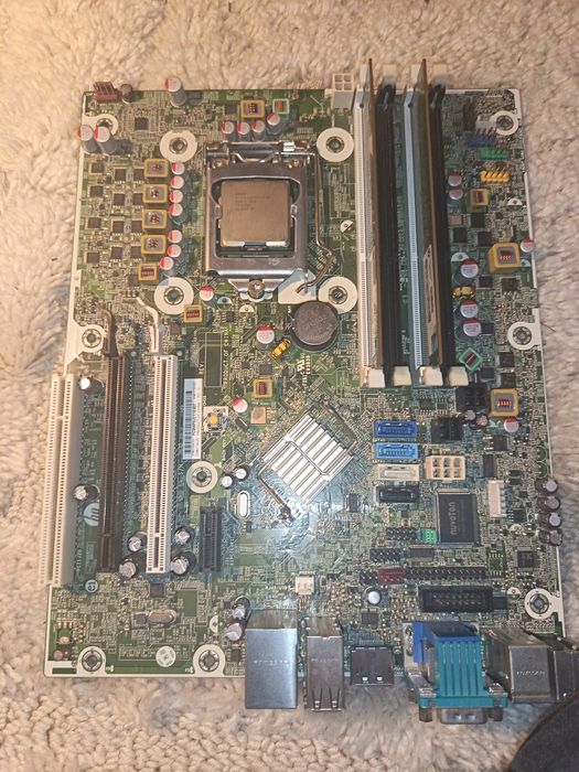 Placă de bază HP Micro LGA 1155 + i5-2500 + 4 GB DDR3 dual channel