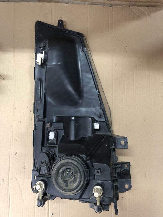 Vand far stanga, dreapta Nissan Cabstar