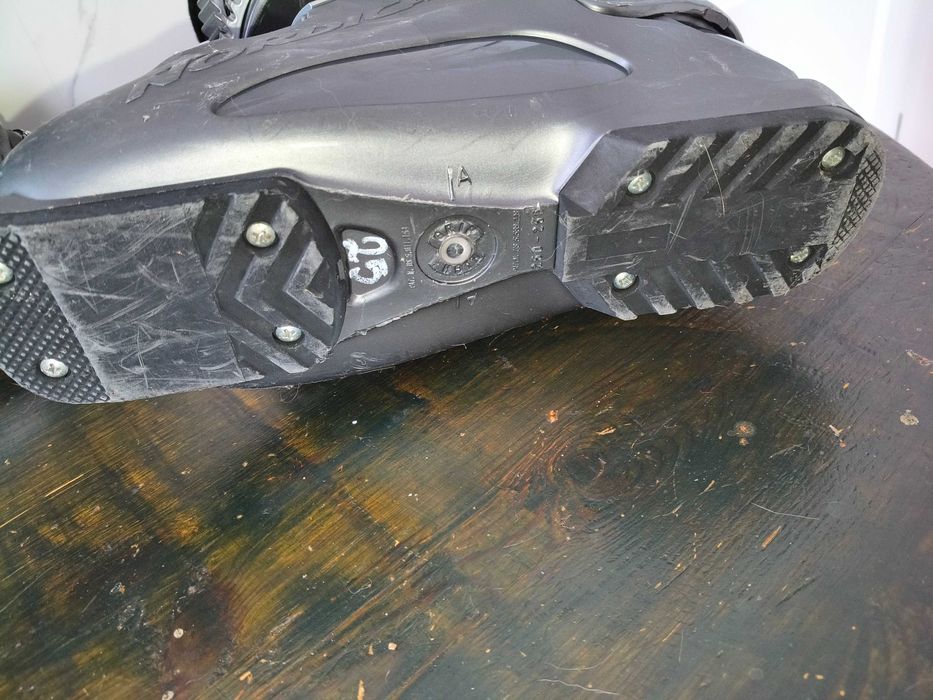 Продавам ски обувки Nordica