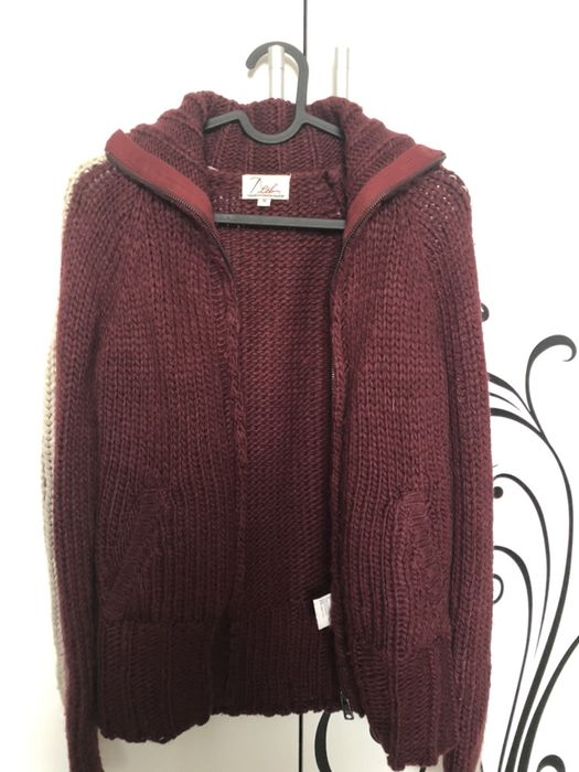 Продаются кофты,свитера.