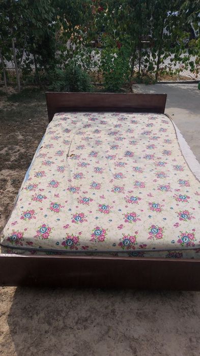 Срочно продаются домашние вещи,сделанные профессиональным столером.