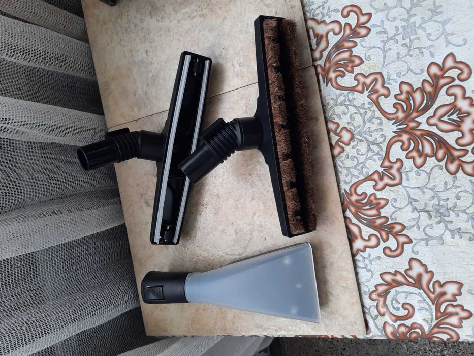 Прахосмукачка BOSCH AquaWash & Clean Seria 4