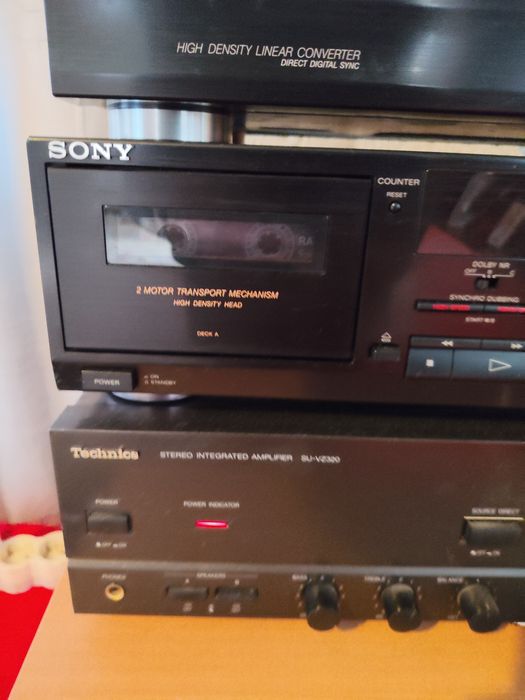 Vand stații ,boxe magnat și Sony sunt bune nu are nicio problema