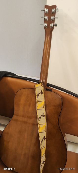 Акустичнские гитара Yamaha f310