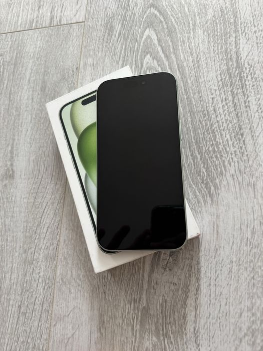 Vand iPhone 15 256gb 90%