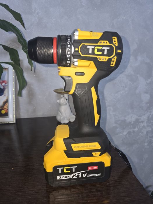 Продам шуруповерт ТСТ новый