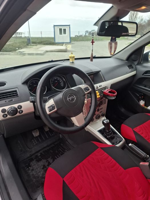 Opel Astra H  1.9 CDTI