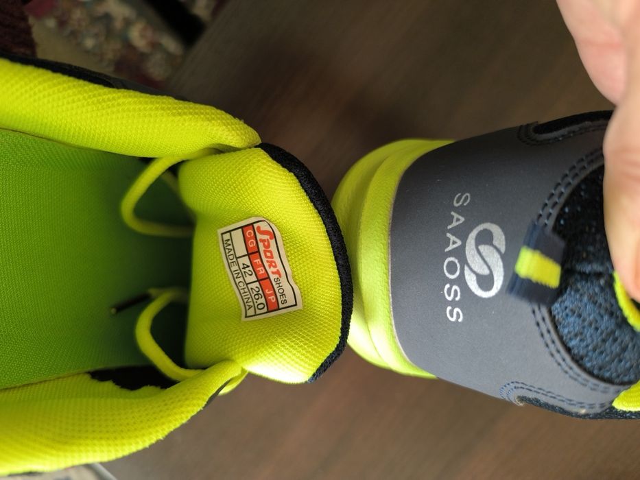 Кроссовки новые, привозные