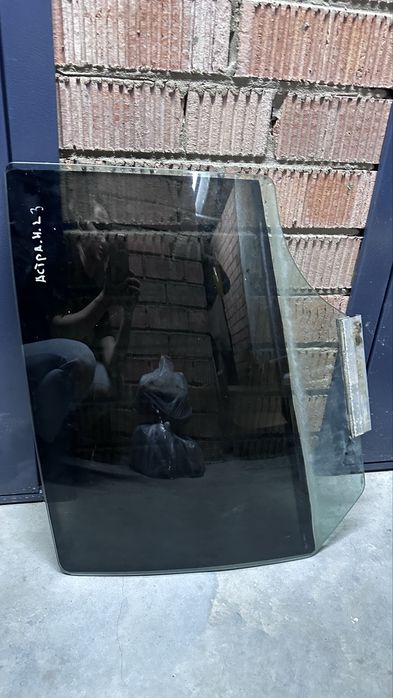 левое Стекло опель астра хечпек