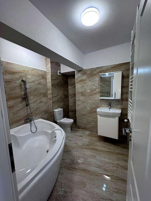 Închiriez duplex modern, ansamblul Central Address, sector 5, București
