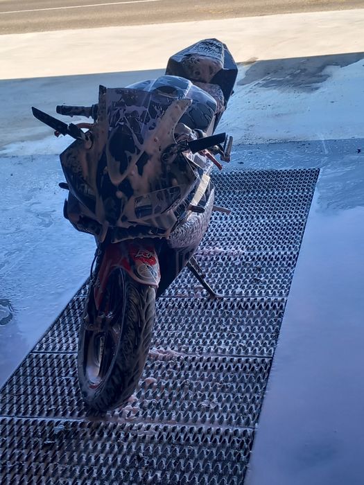 Vând yamaha yzf r125 2013