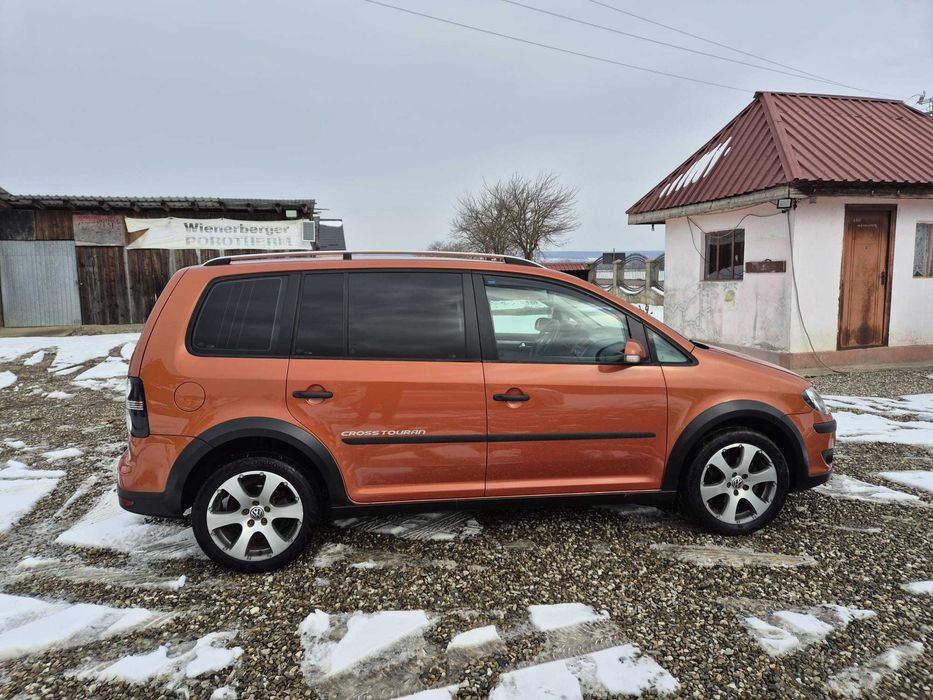Touran Cross 1.9 Diesel,105 cai