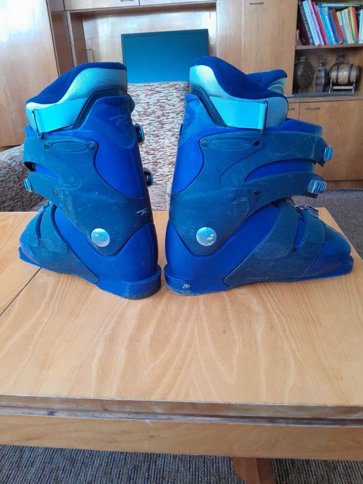 Продавам ски обувки